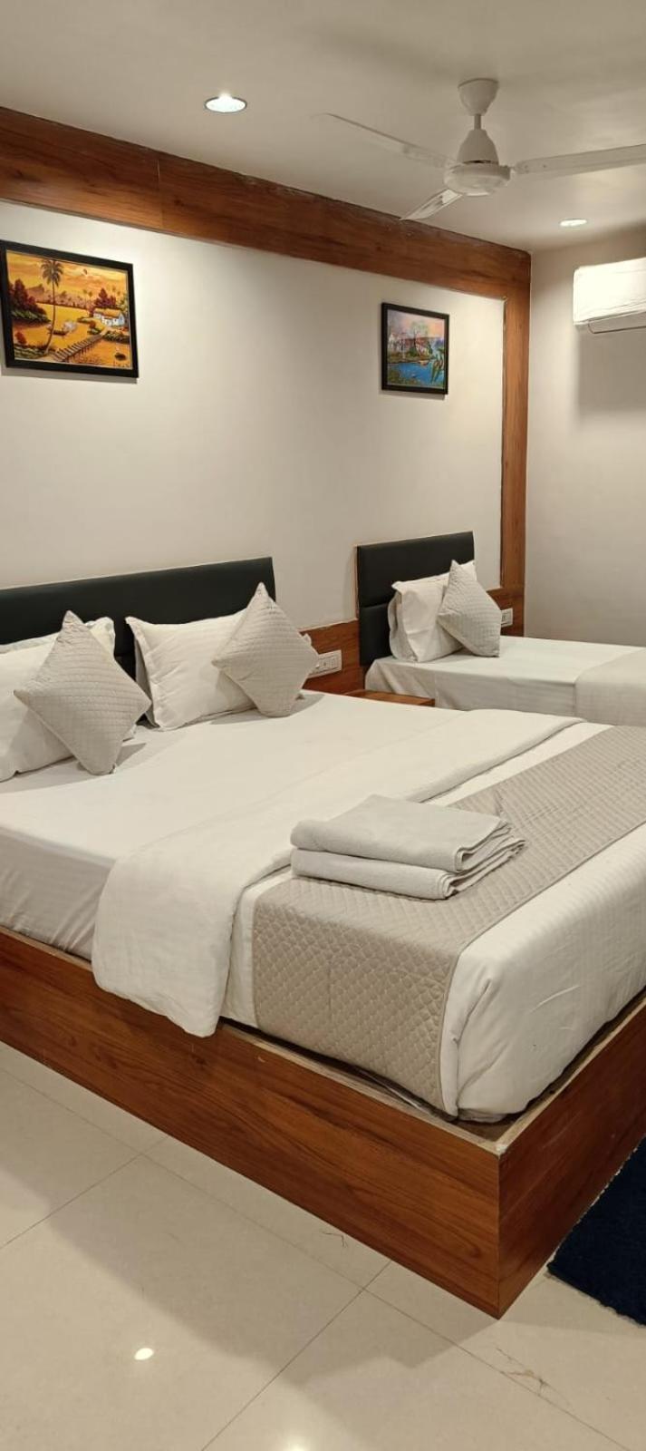 Hotel Royal Relax Gandhinagar Dış mekan fotoğraf